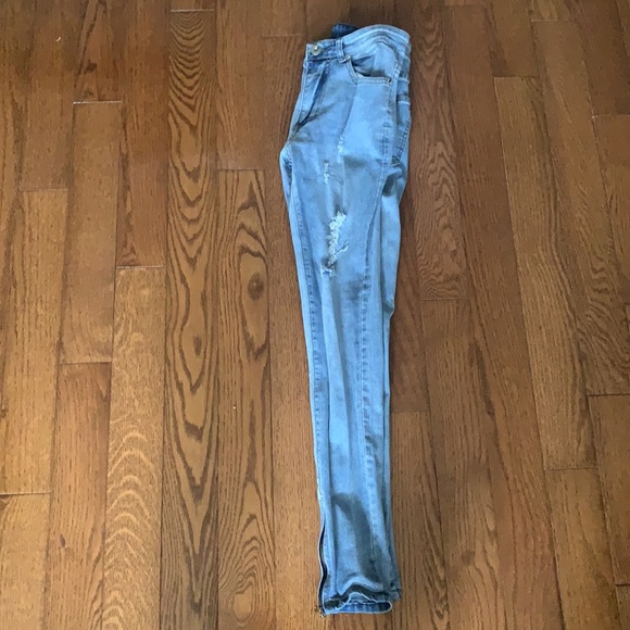 distressed jeans - Picture 5 of 5